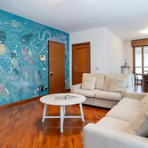  Apartment Spacious Bright Near Center And With Air Conditioning